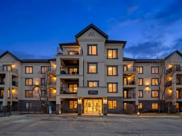 310 W McKenzie Towne Gate SE #3302, Calgary, AB T2Z 1A6