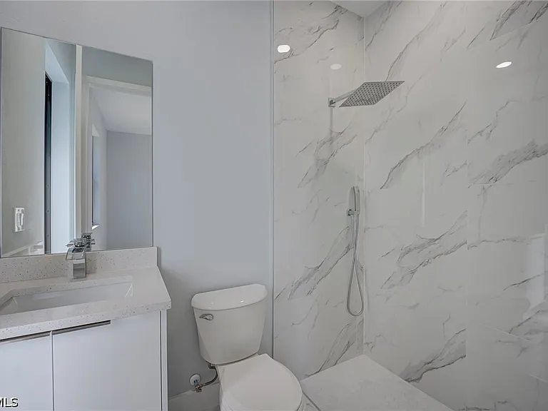 872 Spaulding St E — Photo 22