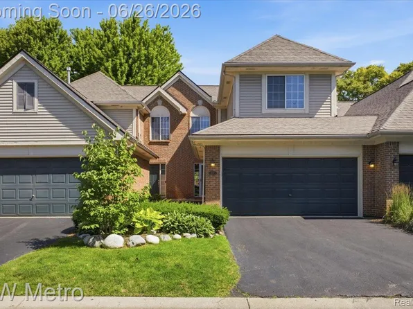 517 Macwilliams Ln, Royal Oak, MI 48067