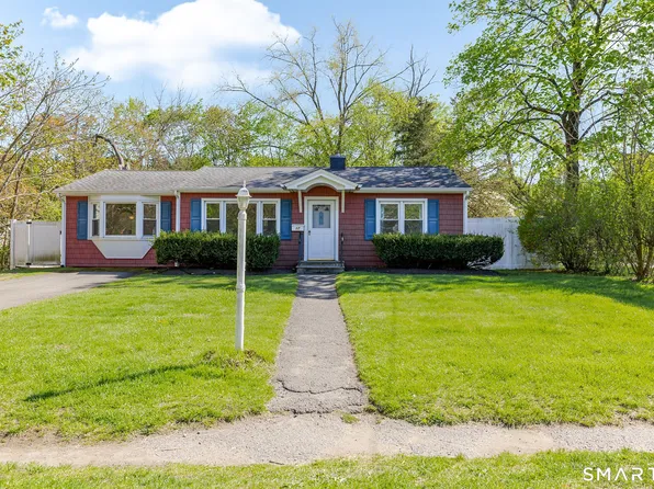 17 Fleetwood Avenue, Bethel, CT 06801