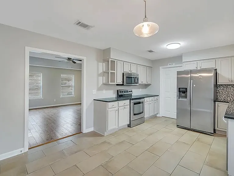 903 Teal Ct — Photo 6