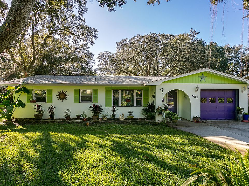 1st image of 607 Mariposa St