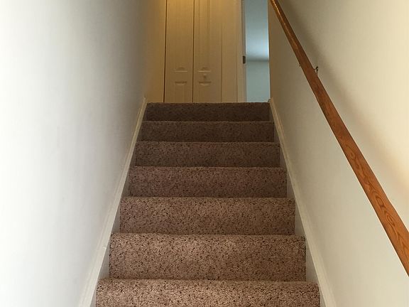 3rd image of 156 Jenness Ln APT C