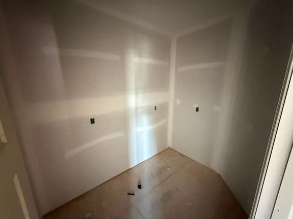 4th image of 1620 E Midway Ct