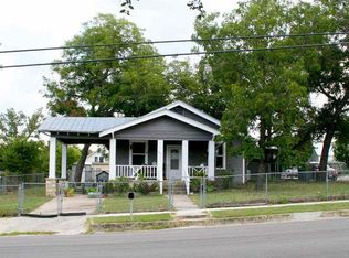 608 W 3rd St, Lampasas, TX 76550