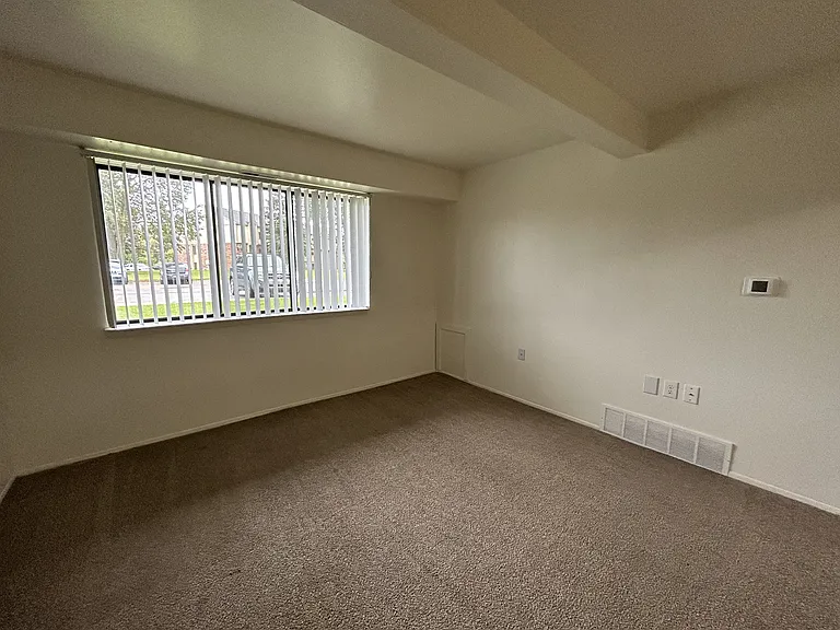 Windsor Place Apartments — Photo 79