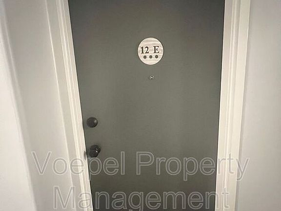 2nd image of 700 E 8th St Unit 12E
