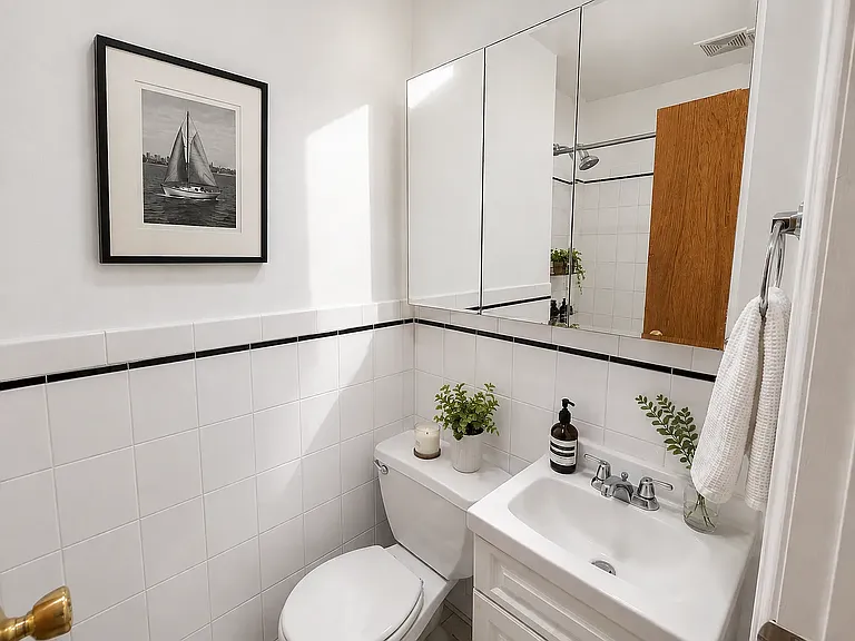 37 A Bedford St #A — Photo 6