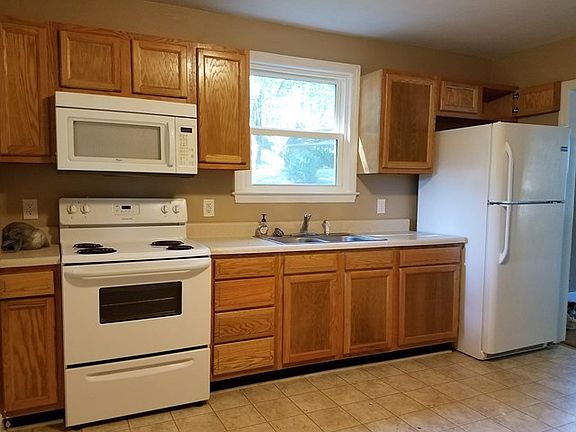 5th image of 125 Dexter St