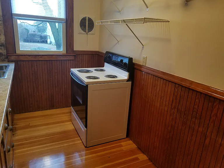 7 Middle St — Photo 5