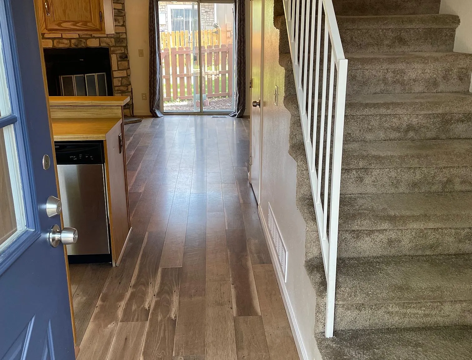 2 bed, 900 sqft, $1,795 — Photo 2