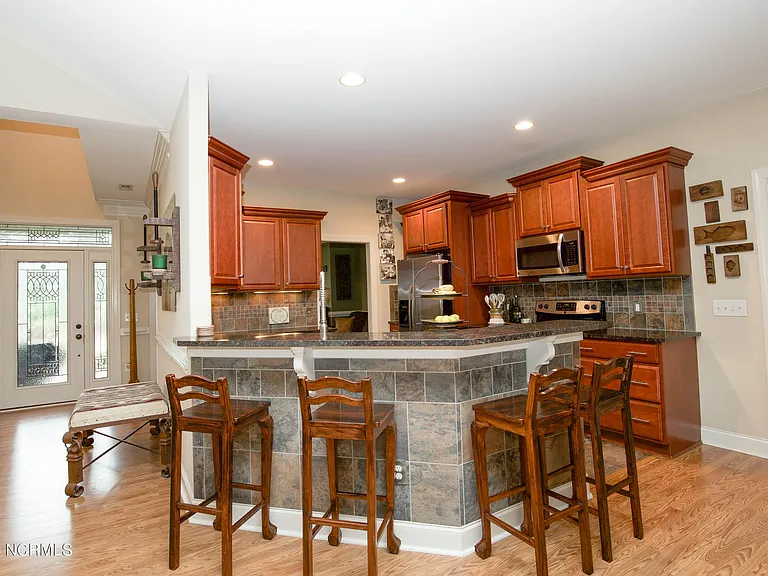 237 Rothbury Dr — Photo 12