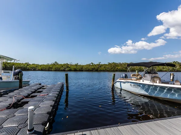 254 Newport Dr APT 403, Naples, FL 34114