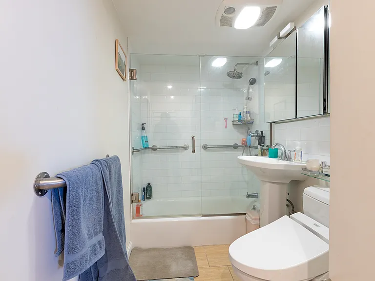 19 Winchester St #806 — Photo 8