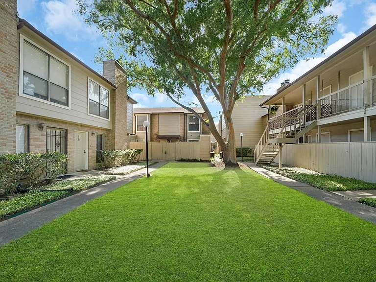 2110 Wilcrest Dr #138 — Photo 25