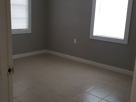 5th image of 323 N Missouri Ave