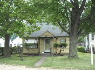 7305 N 2nd St, Machesney Park, IL 61115