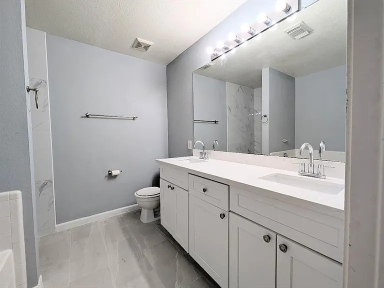 4521 Stonebridge Dr — Photo 8