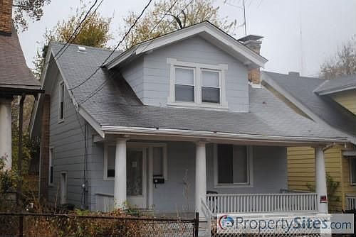 2nd image of 924 Grand Ave
