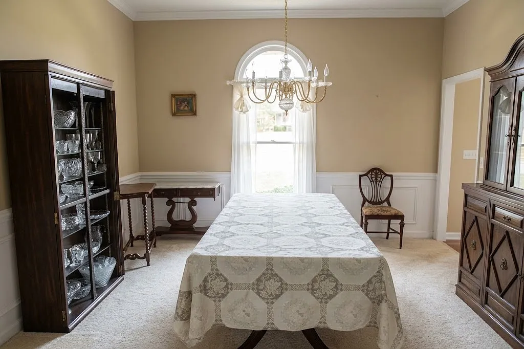 5 bed, 2995 sqft, $2,550 — Photo 4