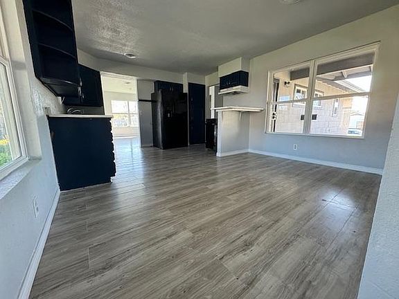 5th image of 3411 Pollydale Ave