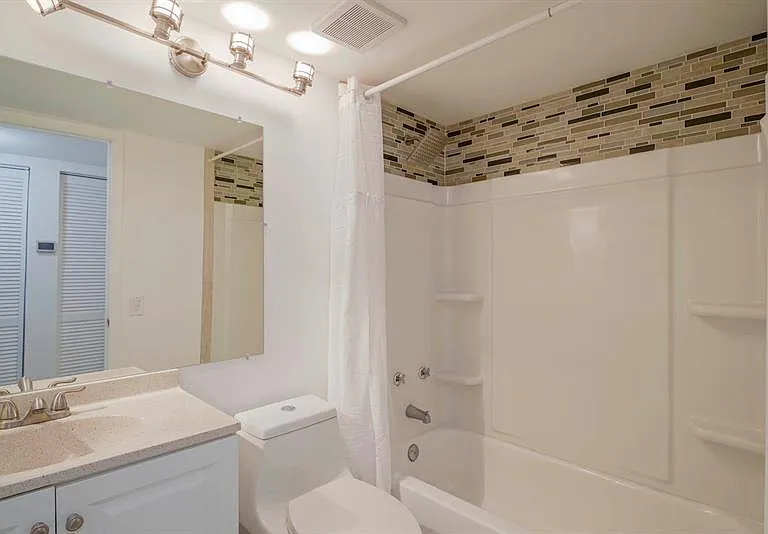 661 Waterside Dr — Photo 3