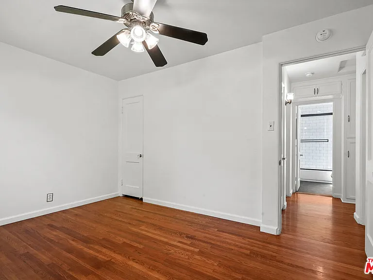 4940 Placidia Ave — Photo 22
