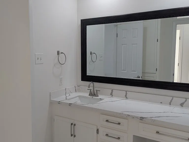 6102 Hummingbird St — Photo 12