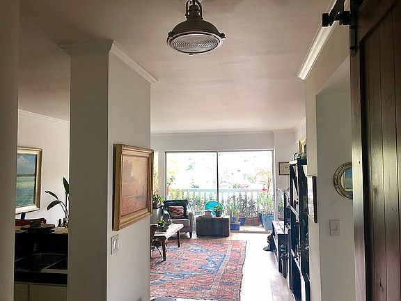 4th image of 999 N Doheny Dr APT 1004