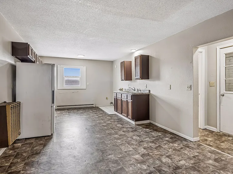 106 E 5th St #3 — Photo 5