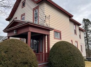 67 W Pine St, Gloversville, NY 12078