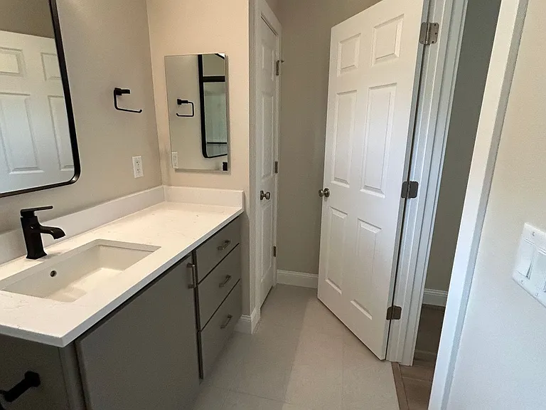536 E Mulberry St — Photo 28