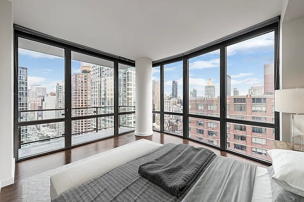 Rented by Compass | media 51