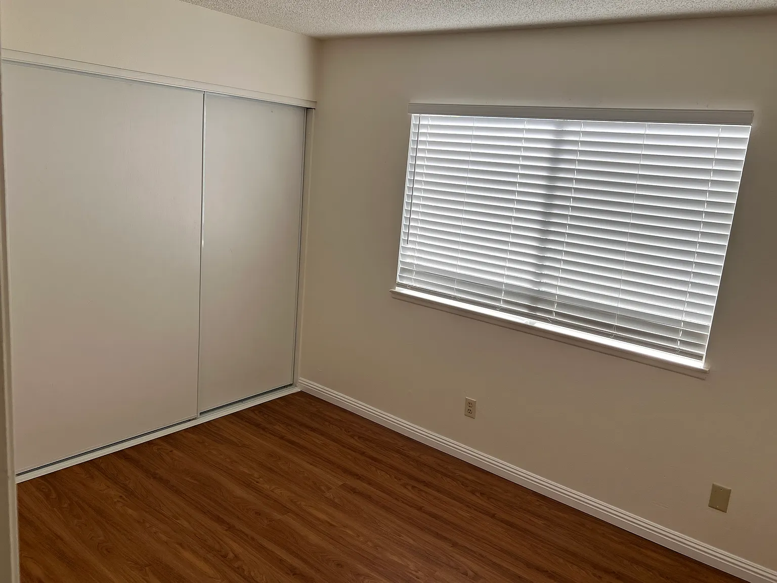 3 bed, 1232 sqft, $3,200 — Photo 3