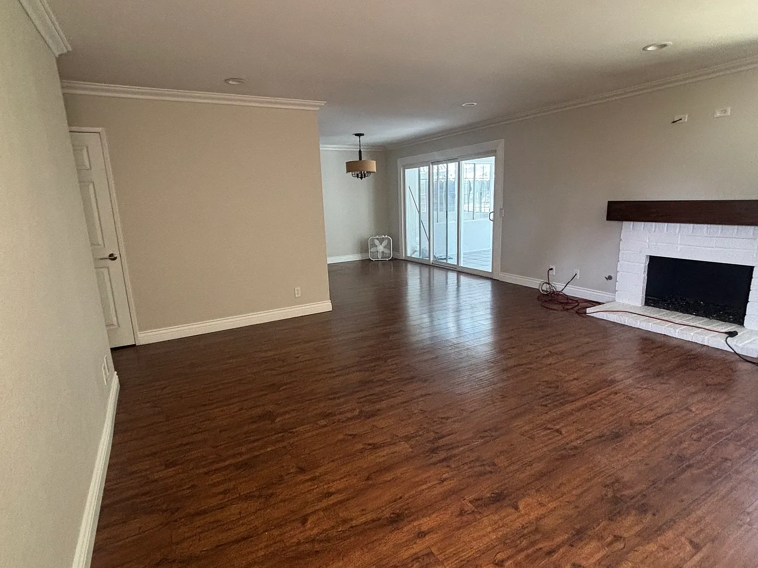 3 bed, 1281 sqft, $3,600 — Photo 2