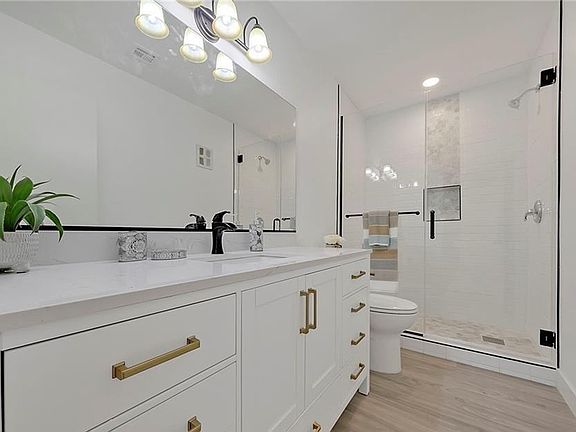 4th image of 1405 Vegas Valley Dr #Na