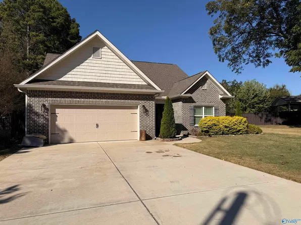 4903 Iona St, Huntsville, AL 35811