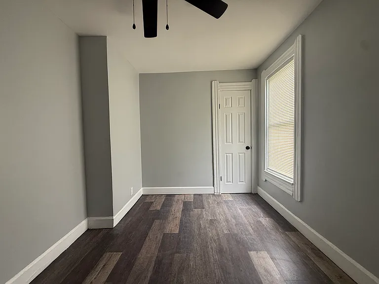 1435 W 50th St #UP — Photo 8