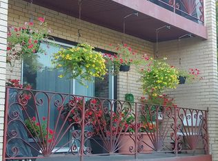 6720 N Damen Ave, Chicago, IL 60645