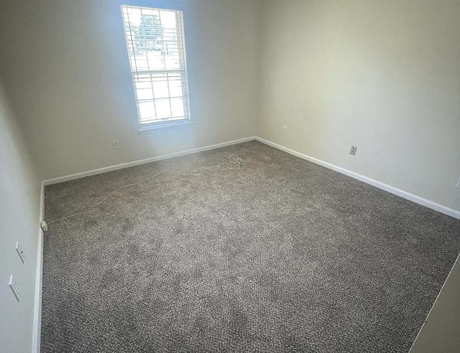3 bed, 3.0 bath, $1,400 — Photo 4