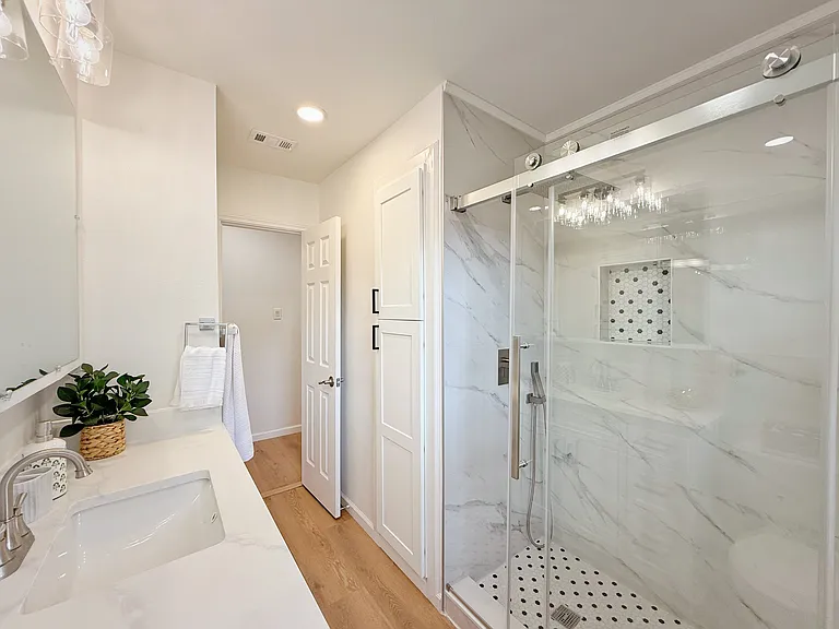 700 Dumont Dr — Photo 10