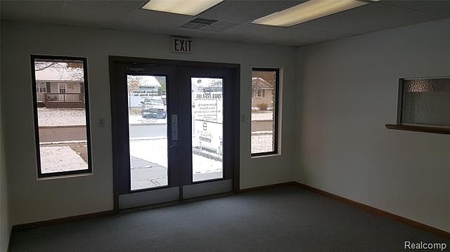 1st image of 301 E 1st St