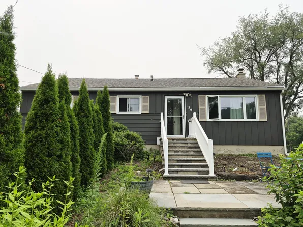 139 Leach Hill Rd, Clarks Summit, PA 18411