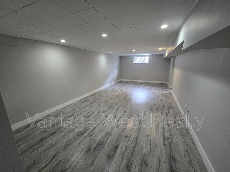 320B Rutland Rd S — Photo 12
