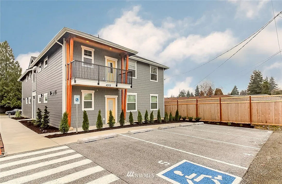 Building Photo - 4515 6th Ave #A