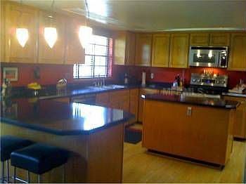 5th image of 310 Valley Dr