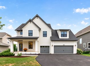 9960 Arrowwood Trl, Woodbury, MN 55129
