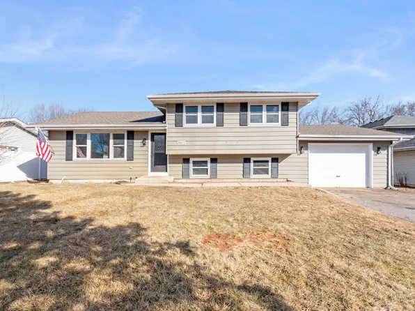 28W572 Bolles Ave, West Chicago, IL 60185