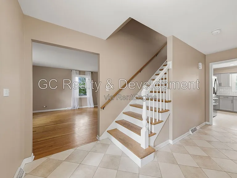 212 Tupelo Ave — Photo 2