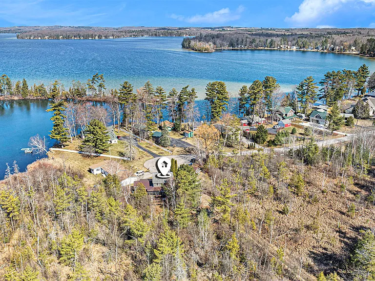 Across from Long Lake (8 minute drive to lake access point at Taylor Park)
